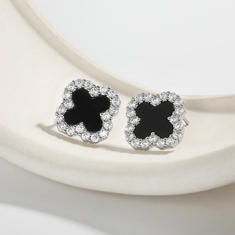 

Серьги-клеверы с четырьмя листочками, антиаллергенные, серьги-клеверы с бриллиантами Senior Sense Of, универсальные женские серьги высокого качества серебряный