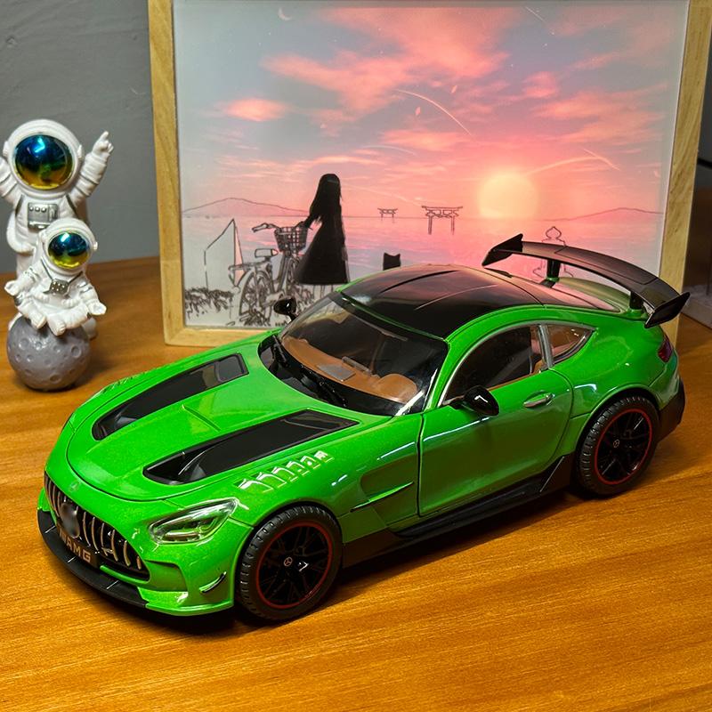 1/18 BENZ AMG cool sports car alloy model, cool sound and light, simulated interior, restore details, exquisite desktop ornaments