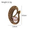 Retro Leaf Pearl Brooch Pin With Embedded Diamonds Elegant Fashionable Jewelry Accessory Pin Brooch