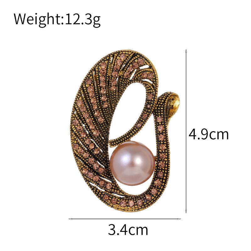 Retro Leaf Pearl Brooch Pin With Embedded Diamonds Elegant Fashionable Jewelry Accessory Pin Brooch