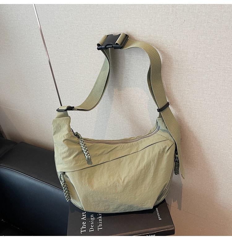 Canvas bag women's large-capacity new autumn and winter versatile casual shoulder messenger bag premium dumpling bag