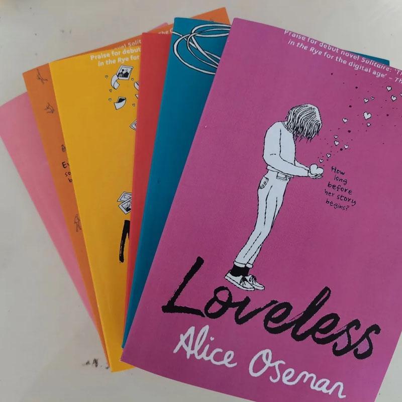 Collezione Alice Oseman Set di 6 Libri Di Alice Oseman Romanzo Collezione Alice Oseman Set di 6 Libri Di Alice Oseman