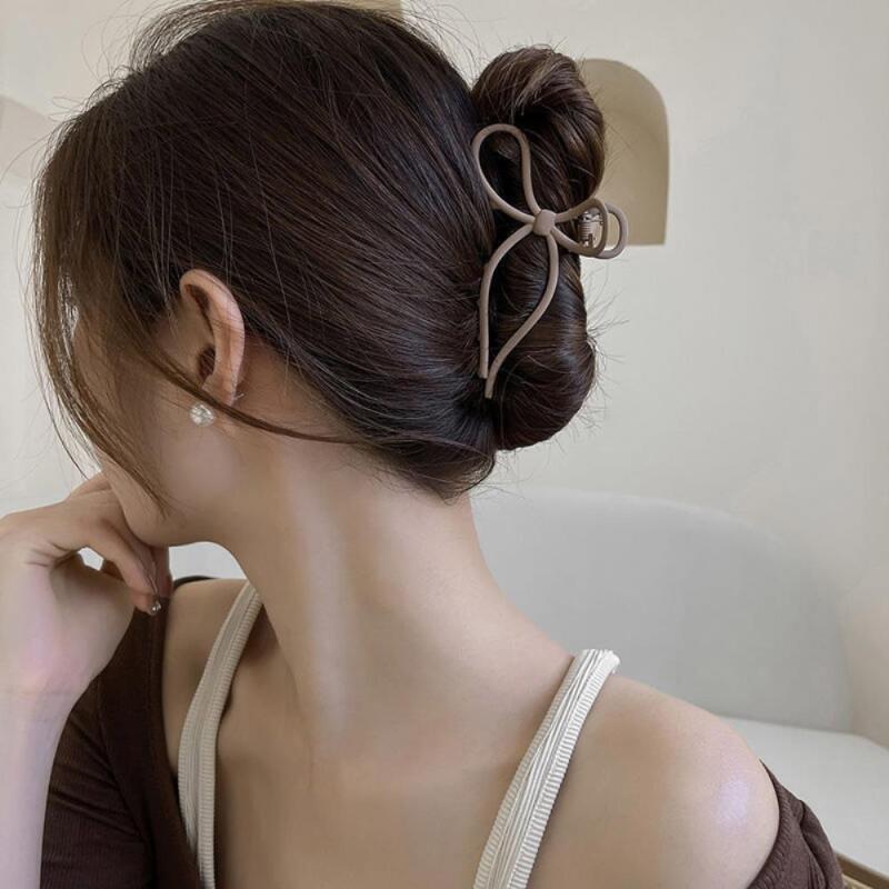 Ribbon clip half-tied brown thin line matte hairpin black