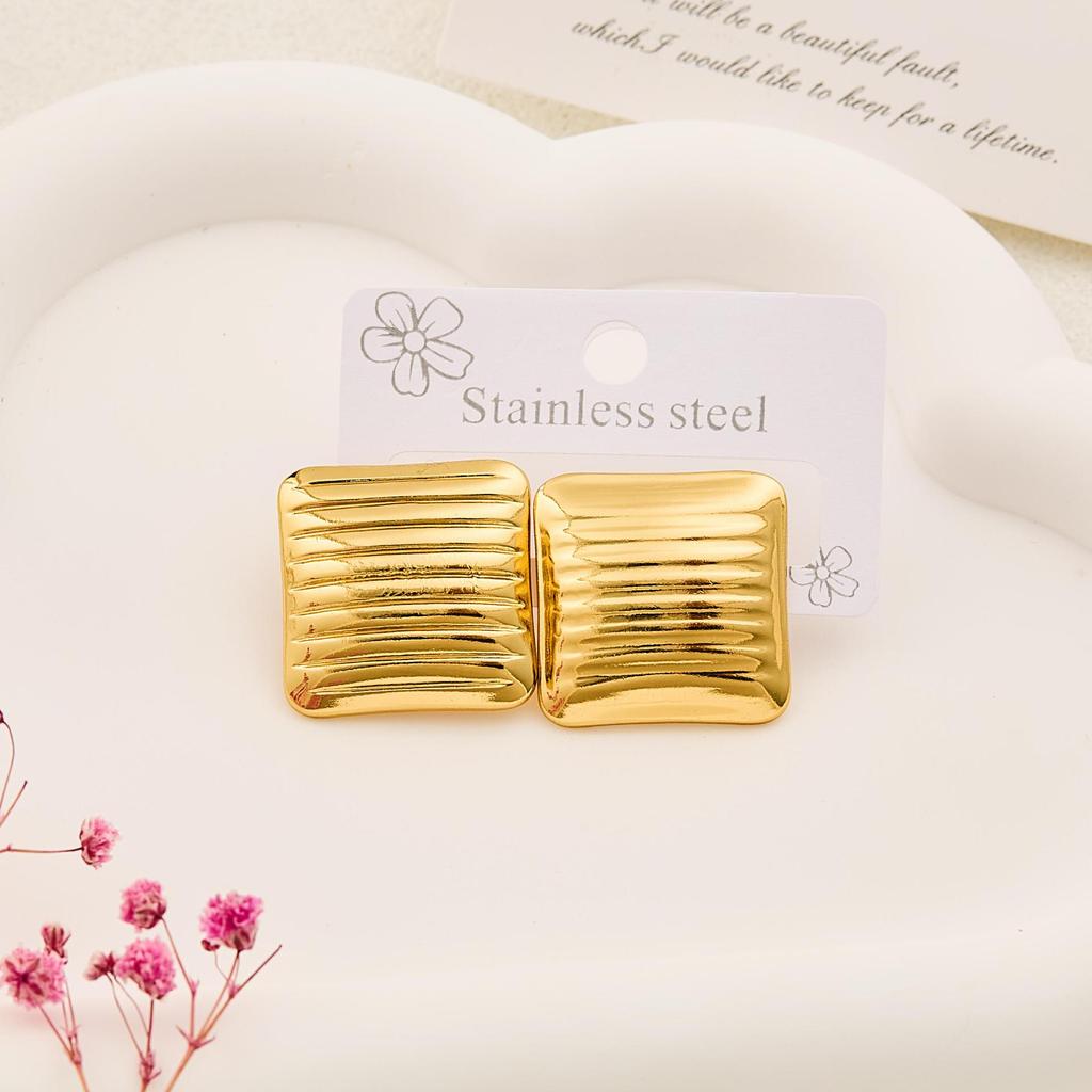 Hot-Selling Retro Metal Earrings: Stainless Steel Fashionable Stud Jewelry