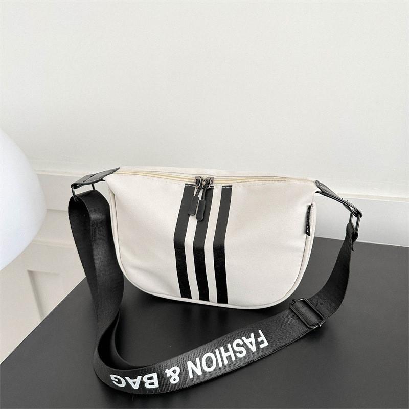 Stilvolle Lässige Umhängetasche für Pendlerinnen Perfekte Herbstmodische Kleine Quadratische Handtasche