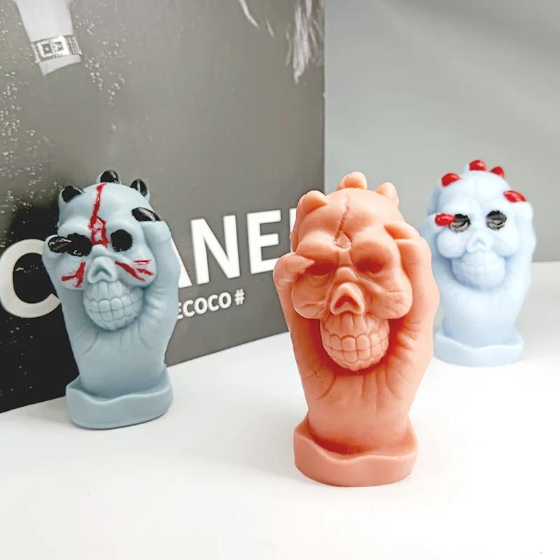 3D Hand Grip Skull Silicone Mold Halloween Skull Candle Plaster Crafts Soap Resin Mold Home Decor Artwork Day of The Dead Gift