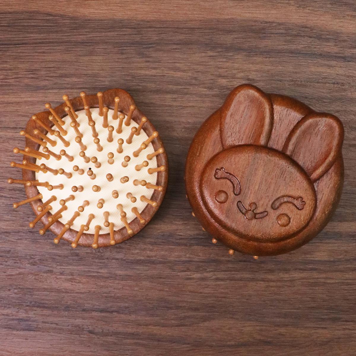 

Мини-расческа с милыми животными из сандалового дерева на воздушной подушке для детей