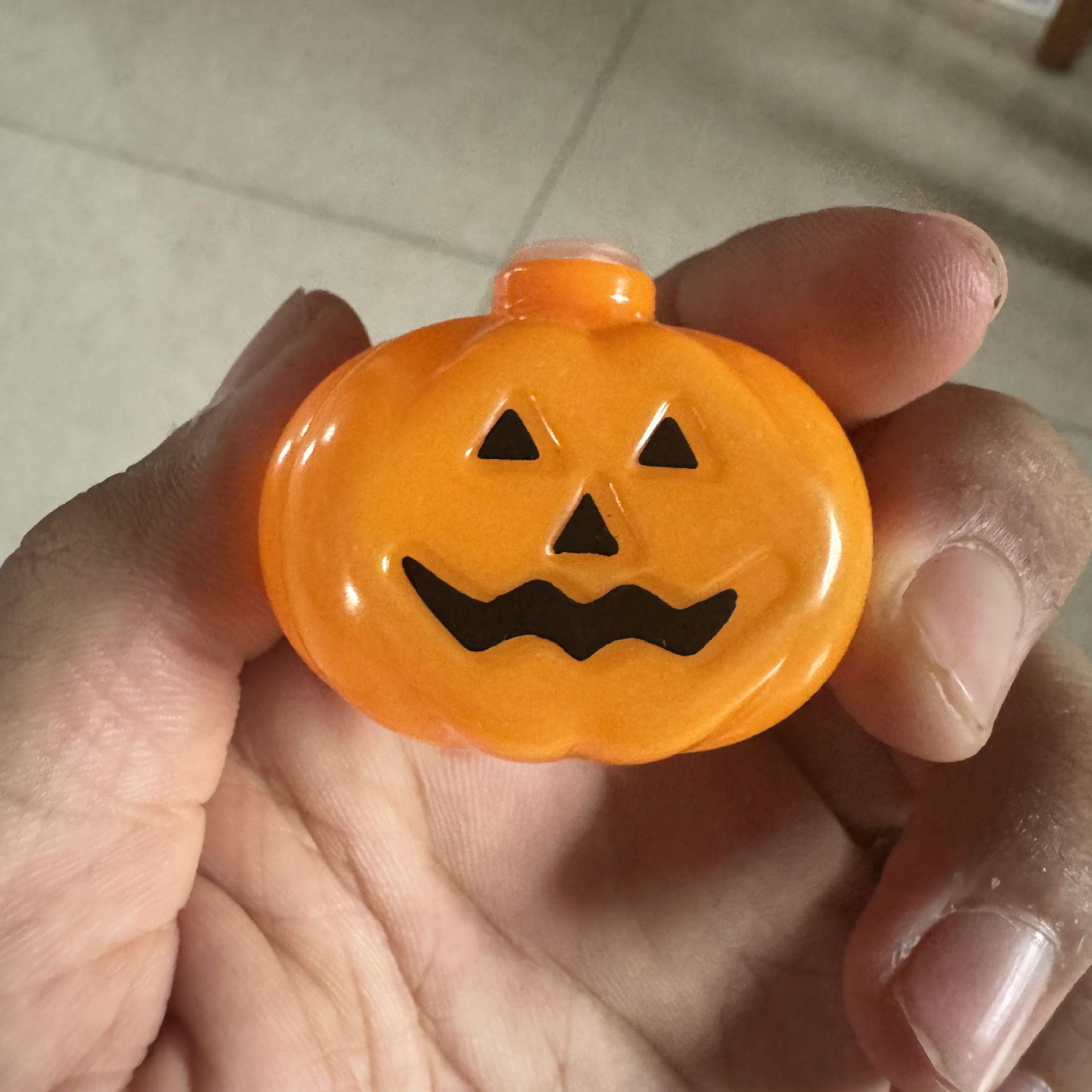 

Halloween Pumpkin String Lights for DIY Arrangements, Children s Decorations, Kindergarten Props, and Costumes. 1.5 m 10 LEDs Battery