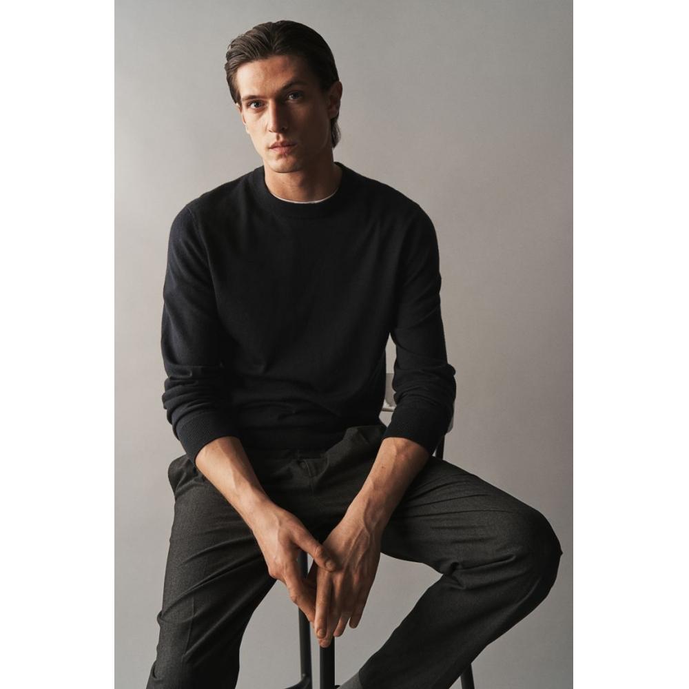 

HM Slim fit шерстяной свитер темно-синего цвета S