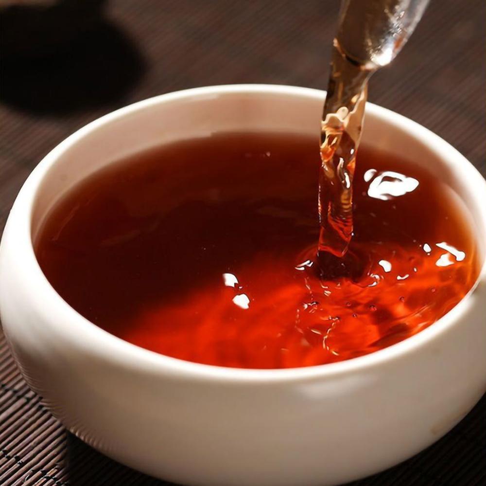 Dive into a World of Unique Tastes: Our Tea Collection Boasting Tieguanyin, Pu'er, and Distinctive Blends