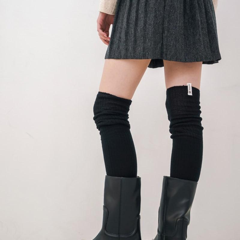 

meminn Гольфы выше колена 2 цвета Bugs Over Socks (Black)