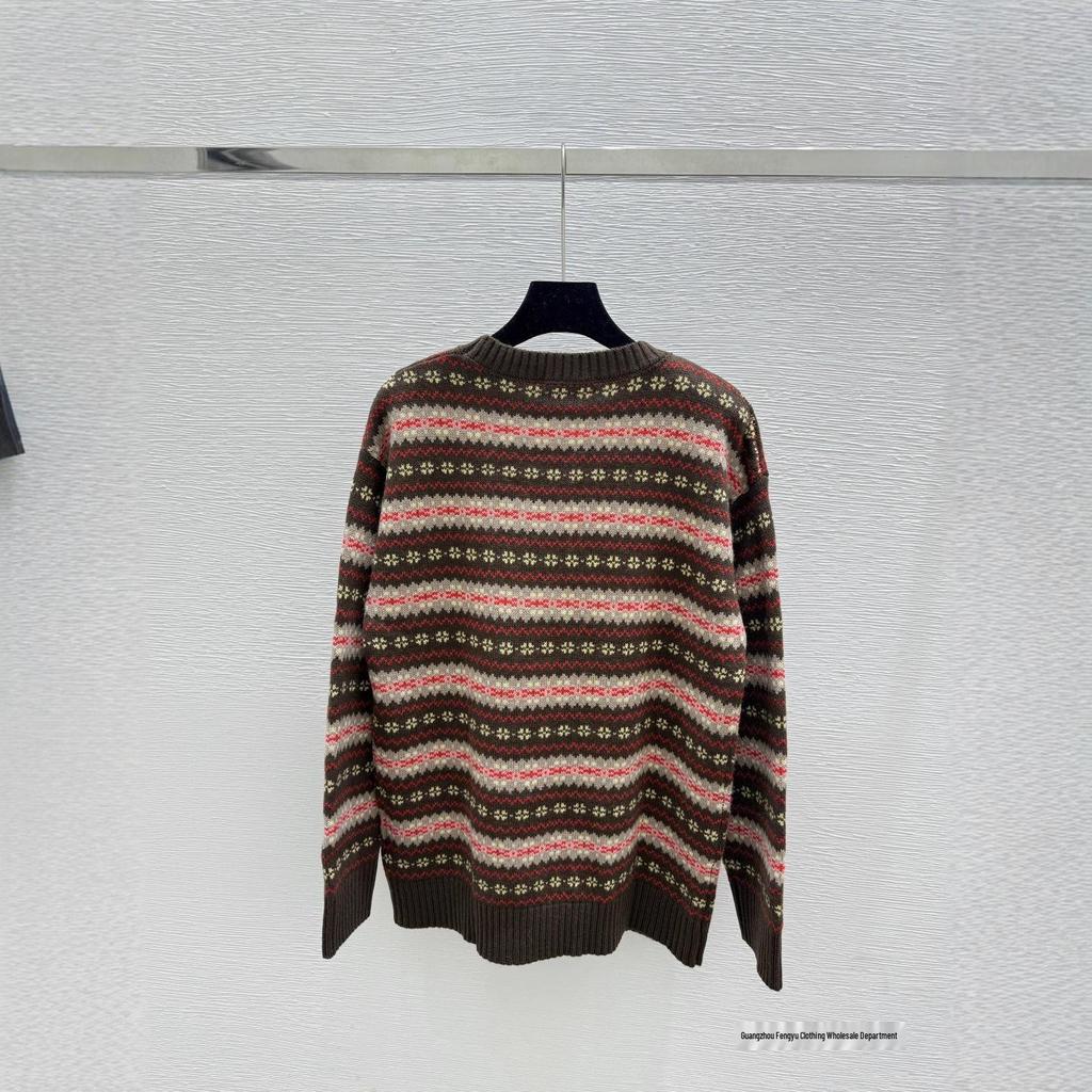 Früher Herbst Gestreifter Rundhals Langarm Wollpullover