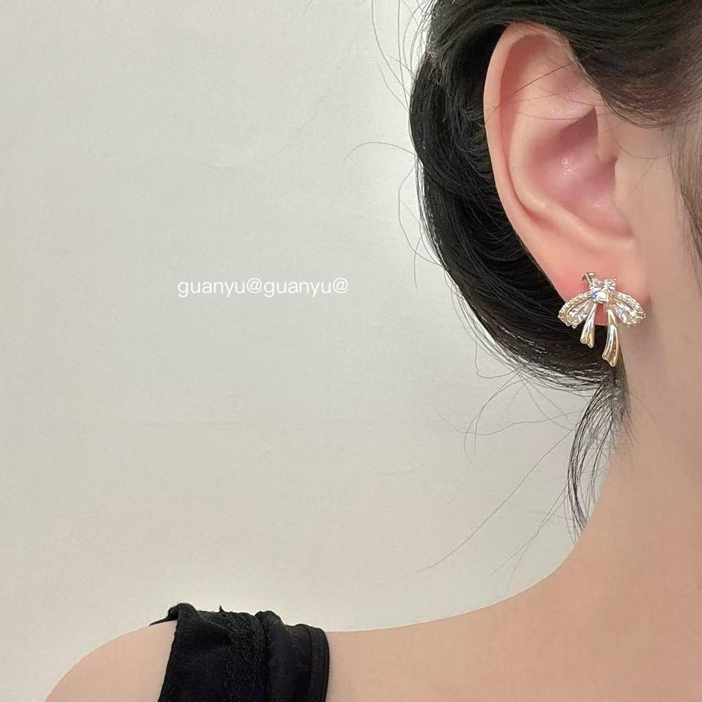 Elegant Zircon Bow Stud Earrings: Chic & Versatile for Women