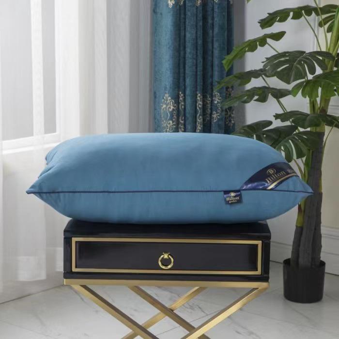 Five-Star Hilton Hotel Neck Support Pillow for Adults and Students, Perfect for Exhibitions and Gifts