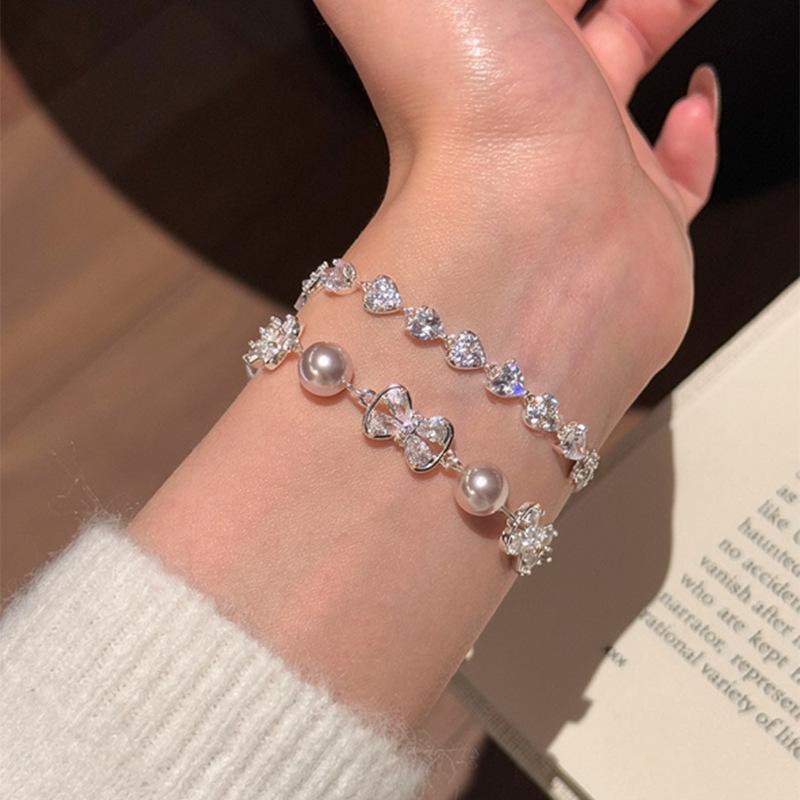 Zircon Bow Pearl Bracelet: Heart Light Collection - Fashionable, Versatile Wrist Accessory for Women