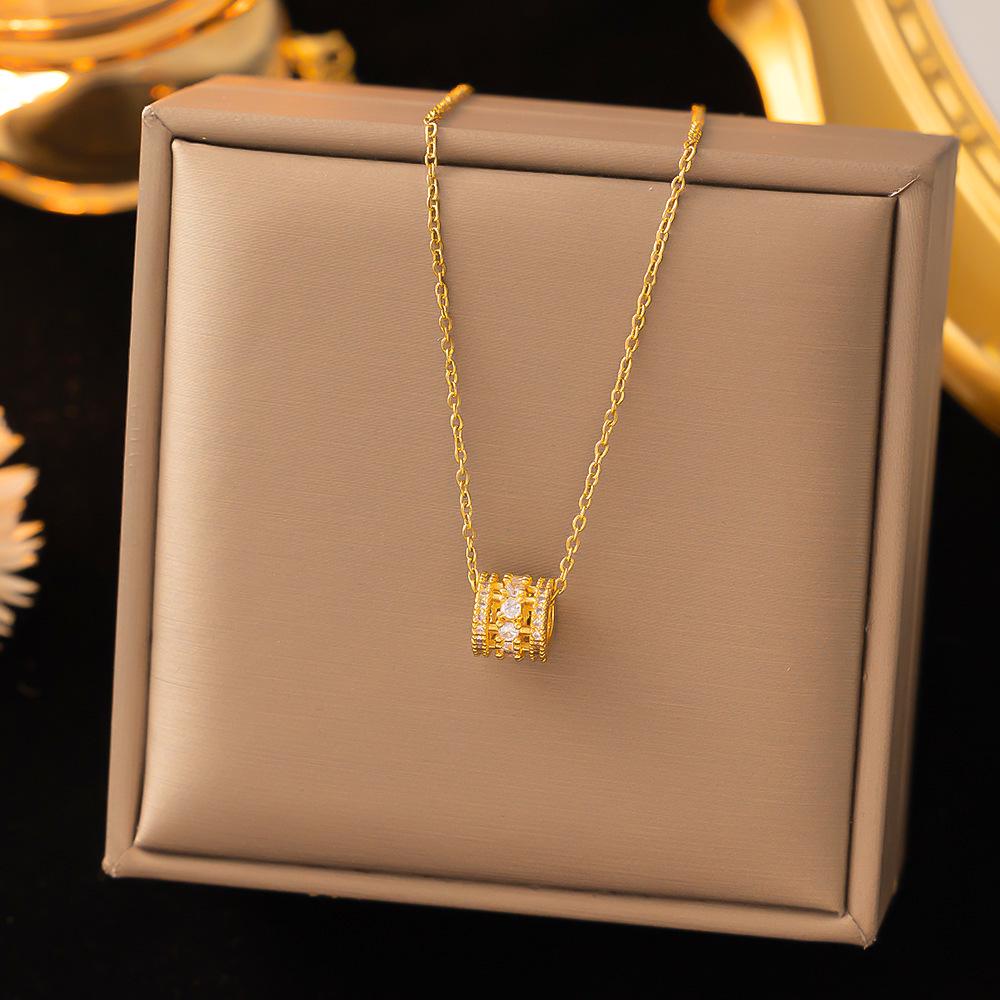 Non-Fading Titanium Steel Women's Necklace: Versatile and Elegant Internet Celebrity Chain with Simple Copper Pendant