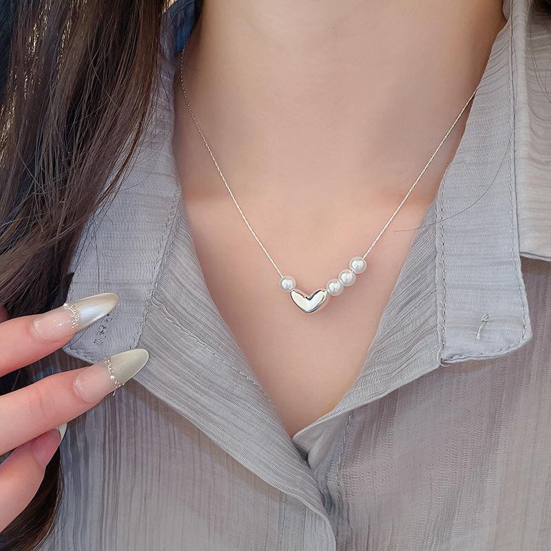 Korean Cold Wind Geometric Love Bow Necklace Personality Trend Sweater Chain Simple Retro Item Decoration