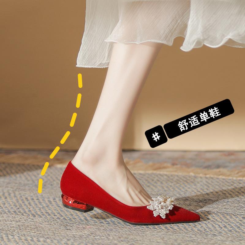 211-2 Pointed Flat Shoes Women's 2025 New Low-heeled Wedding Shoes, Shallow Mouth Is Not Tired, Thick Heel French Pearl Single Shoes