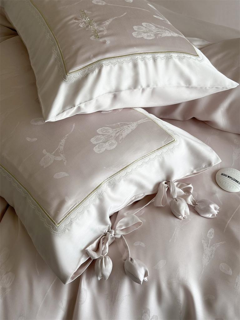 Four-piece Set of Cotton Bedding French Light Luxury Tulip Embroidery Skin-friendly and Breathable Comfortable Bedding Set Quilt Cover Pillowcase