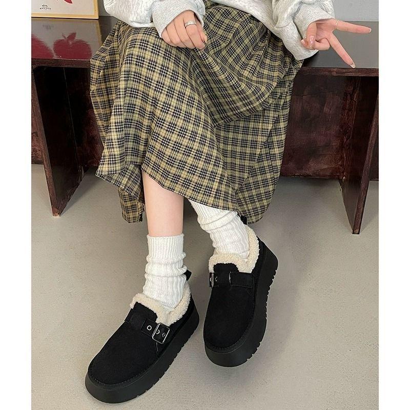 Internet celebrities anti-skid heightened thick-soled snow boots women's winter piled and thickened 2025 new one-pedal thermal cotton shoes