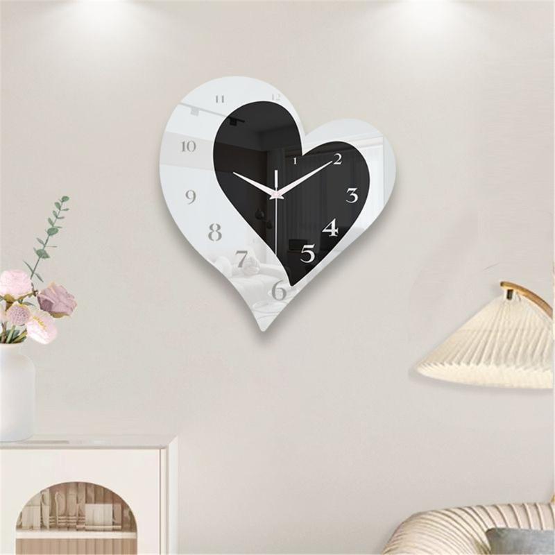 Heart Shape Acrylic Wall Hanging Clock with Silents Mechanism Movement for Home Decoration