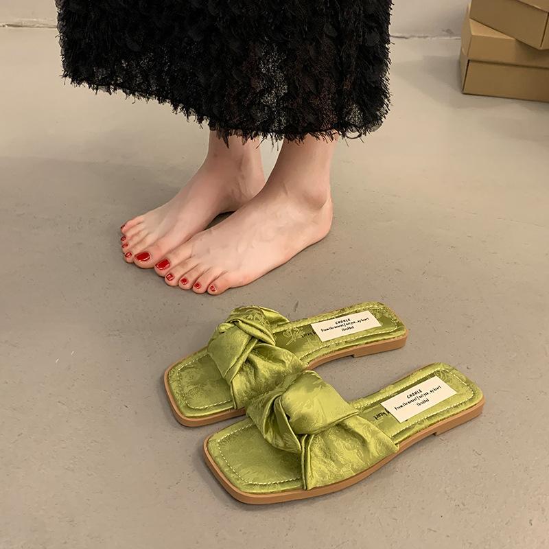 French Evening Breeze Slippers Women's Summer Wear 2025 New Temperament with Skirt New Chinese Open-toed Flat-bottomed Sandals