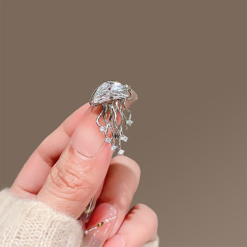 Cute Jellyfish Brooch Fashion Elegant Sweater Cardigan Corsage Jewelry For Women