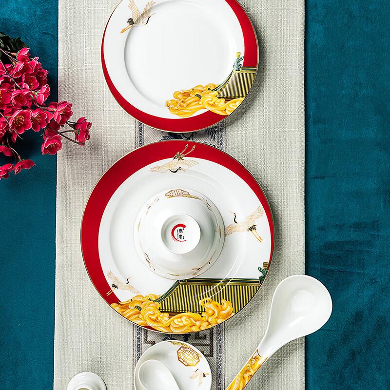 Tanghui 29-Piece Imperial City Story Bone China Dinnerware Set