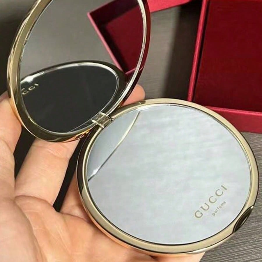 High-end portable makeup mirror, compact travel mirror, folding makeup mirror, makeup touch-up tool, convenient to carry