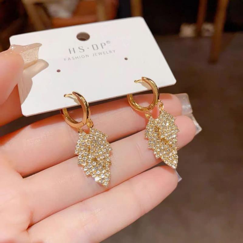 Temperament Light Luxury Exquisite Celebrity Style Full of Diamonds Zircon Leaves Ear Buckle Shows Face Thin Super Flash Fashion Versatile Ear Buckle