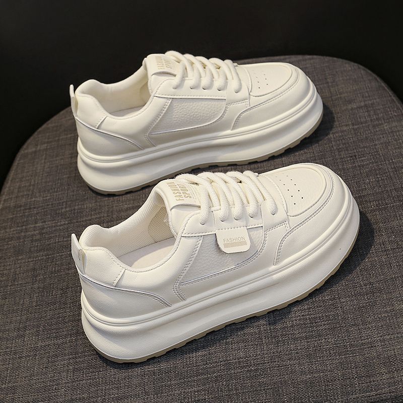 2025 New Popular Versatile Platform White Shoes Women's Spring and Autumn Niche Super Fire Board Shoes Casual Sports Bread Shoes