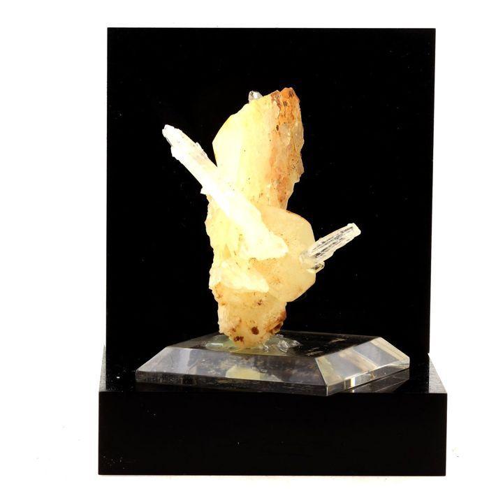 Pierres et Minéraux. Quartz + Calcite. 365.5 ct. Balochistan, Pakistan.