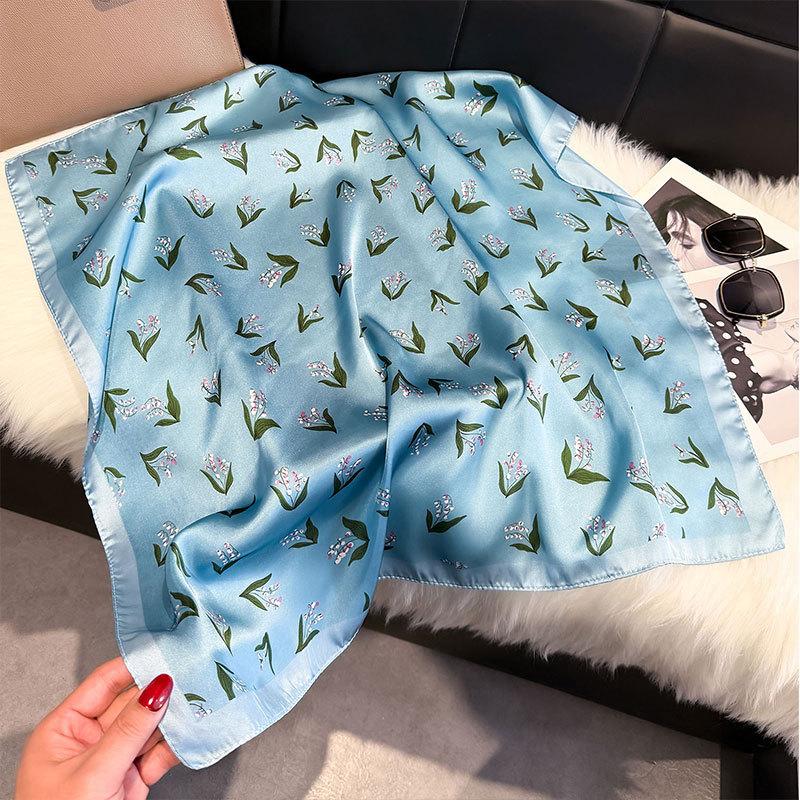 Spring Silk Scarf Fashionable Foreign Style Versatile Small Square Scarf 70Cm Decorative Scarf Sunscreen Travel Shawl Women