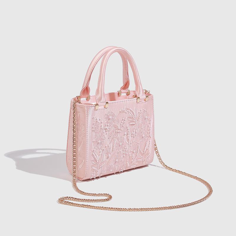 NEW Embroidered Shoulder Bag Elegant Handbag Retro Small Square Bag Wedding Party Luxury Designer Women Evening Clutch