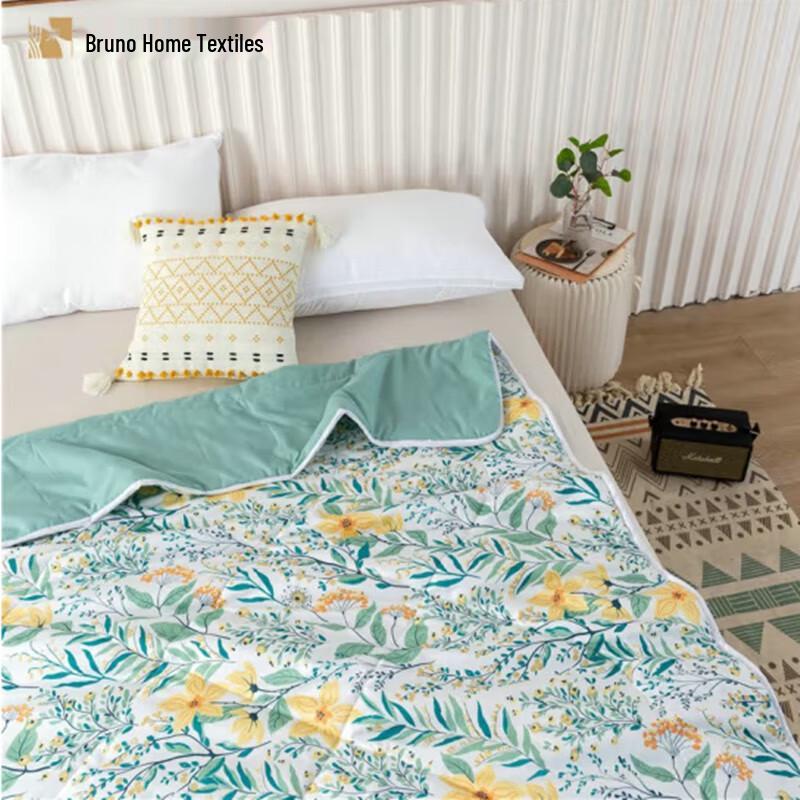 Bruno Midsummer Soft Summer Quilt