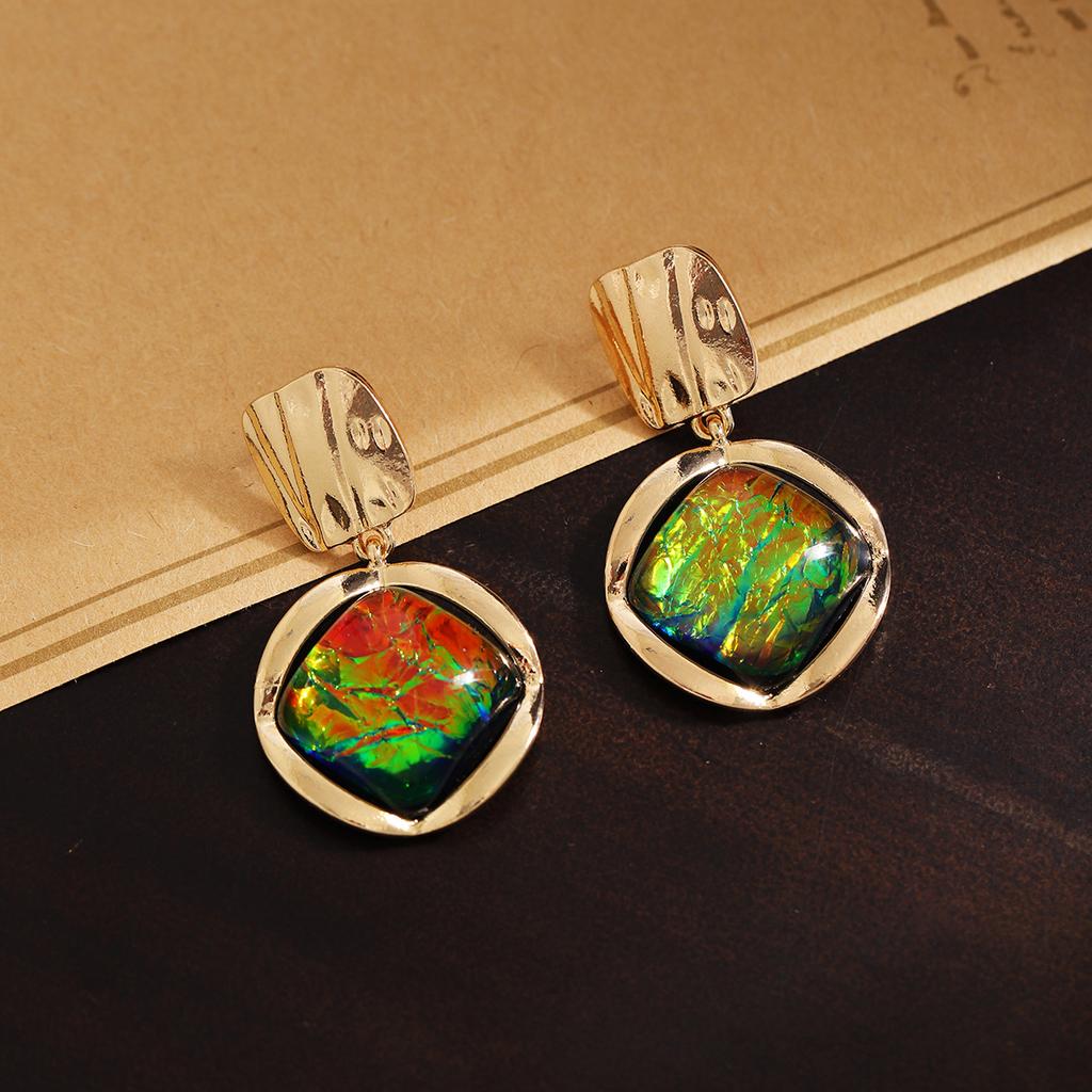 Vintage Geometric Diamond-shaped Sparkling Earrings with Personalized Design and Retro Charm for Women