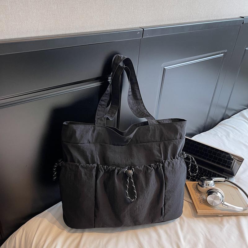 

Autumn and winter new casual shoulder bag lightweight large-capacity bag women s versatile commuter tote bag