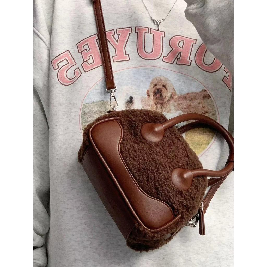 IELGY Autumn Winter Handbag High-Value Ladies Fashion Plush Messenger Bag