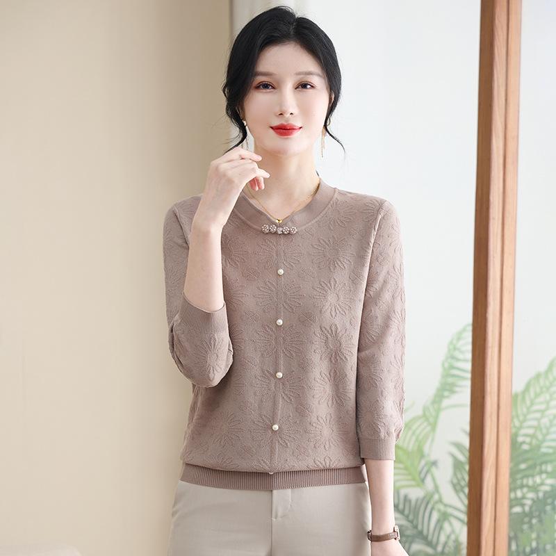 

Spring & Summer Knit Top for 45-Year-Old Women - Age-Reducing, Seven-Sleeve Design L (105-120 jins) кофейный