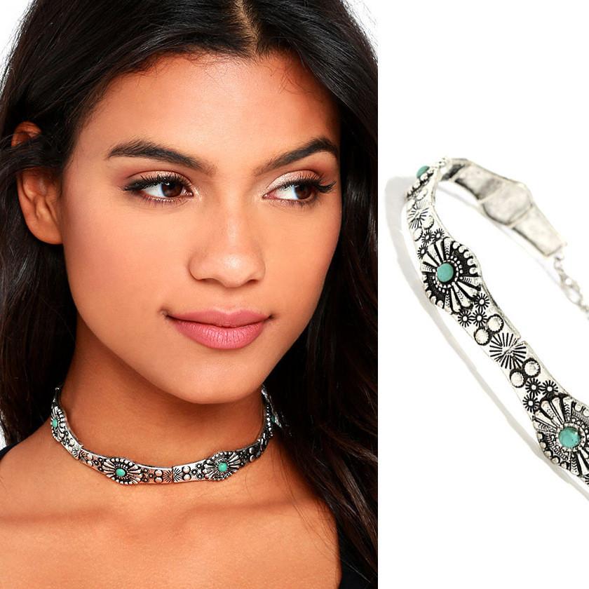 Gypsy Artistic Alloy Necklace With Gemstone Inlay For Vintage Inspired Outfits