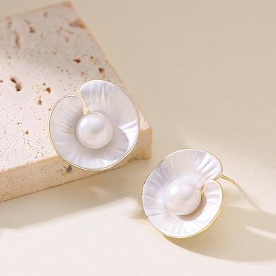 French Fashion Exquisite Simple Enamel Drop Glaze Lotus Leaf Pearl Stud Earrings Light Luxury High-end Holiday Style Earrings