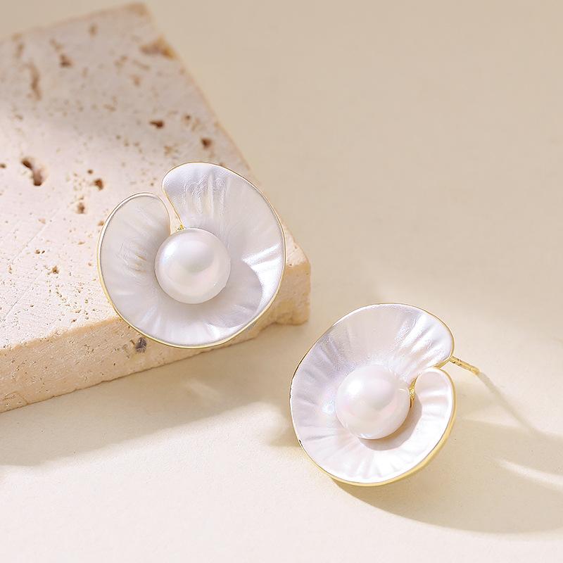 French fashion exquisite simple enamel drop glaze lotus leaf pearl stud earrings light luxury high-end holiday style earrings