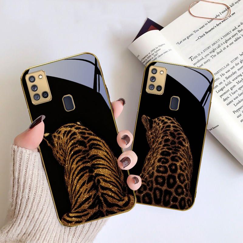 Leopard Background Black For Samsung A 31 32 A33 A34 35 14 A15 13 16 25 26 50 52 53 54 55 56 70 71 72 73 Golden Glass Phone Case