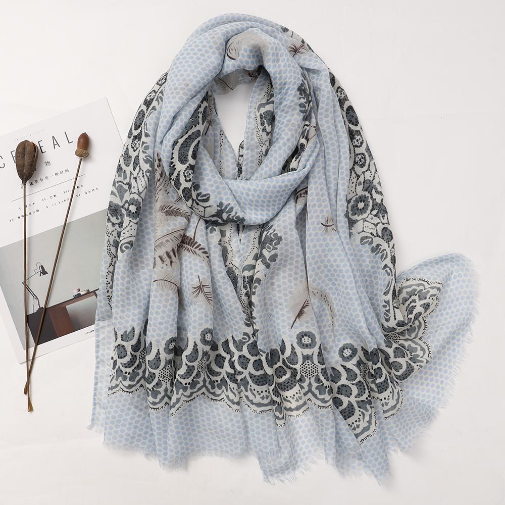 2024New Ethnic Print Beach Travel Scarf Women Tassel Fringed Shawl Seaside Holiday Sunscreen Beach Scarves 180*90cm