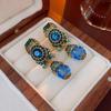 Orecchini a clip blu con cristalli e borchie di diamanti vintage, eleganti, versatili, orecchini di lusso leggero.