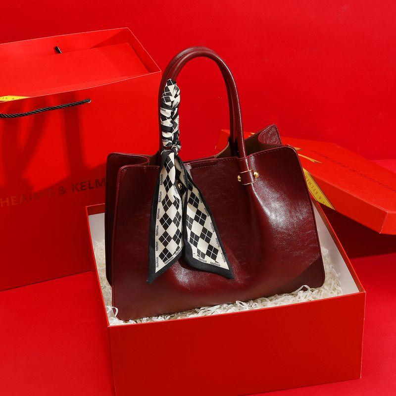 

Red Wedding Bag Women Elegant Middle-Aged Mother Bag Mother-in-Law Wedding Bag Gift Large Capacity Handbag Messenger Bag Wine Red + red gift box