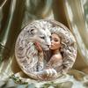 Impresionante Arte de Mujer y León Blanco - Letrero Redondo de Metal - Impresión HD, Impermeable, Resistente a la Intemperie, Decoración de Pared