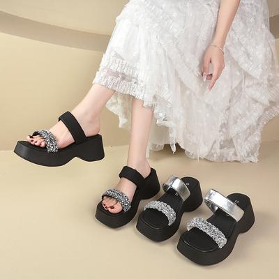 2025 Summer New Fashion Trend Rhinestone Outer Wear Versatile Thick-soled Cool Slippers Muffin Bottom Stepping On Shit Beach Shoes