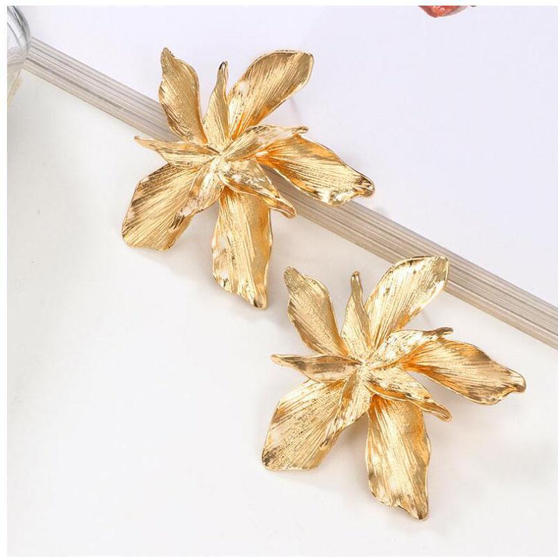 New Vintage Metal Golden Color Flower Big Earrings For Women Fashion Floral Statement Earrings Jewelry Gift
