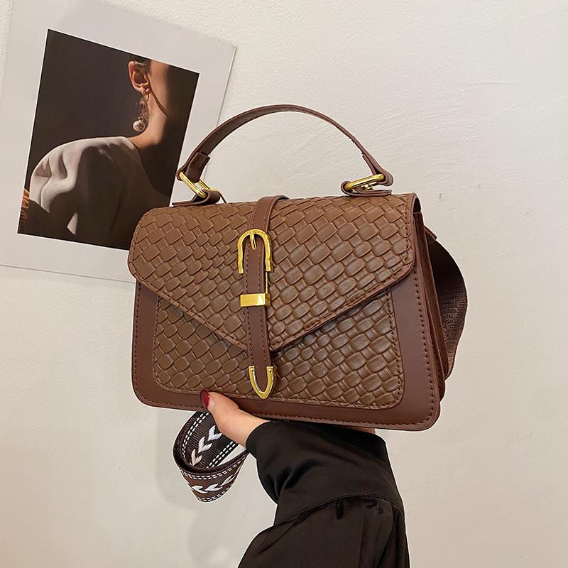 Elegant Pu Small Shoulder Bag With Top Flap Closure For Casual Outings
